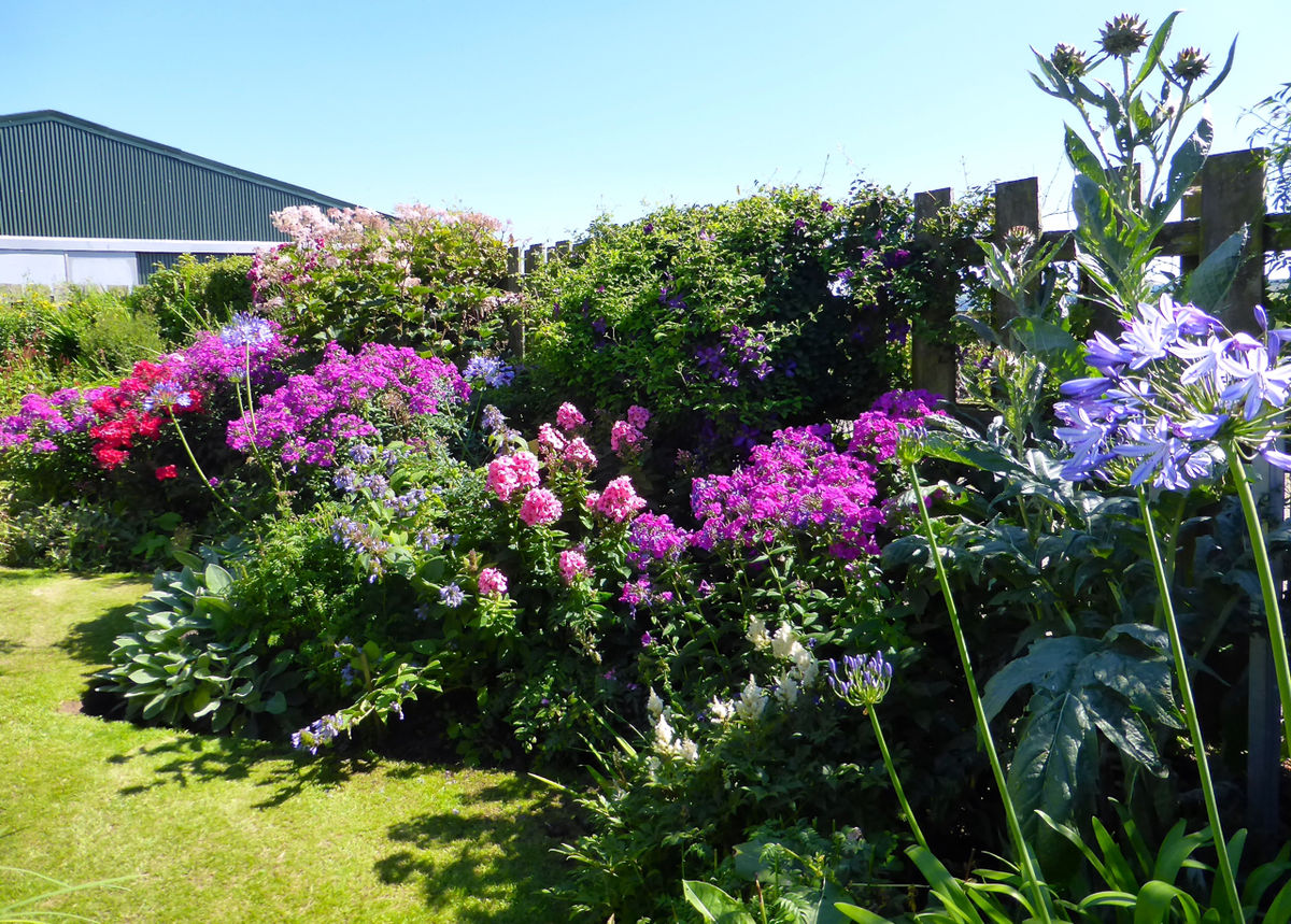 Auldbyres Farm Garden
