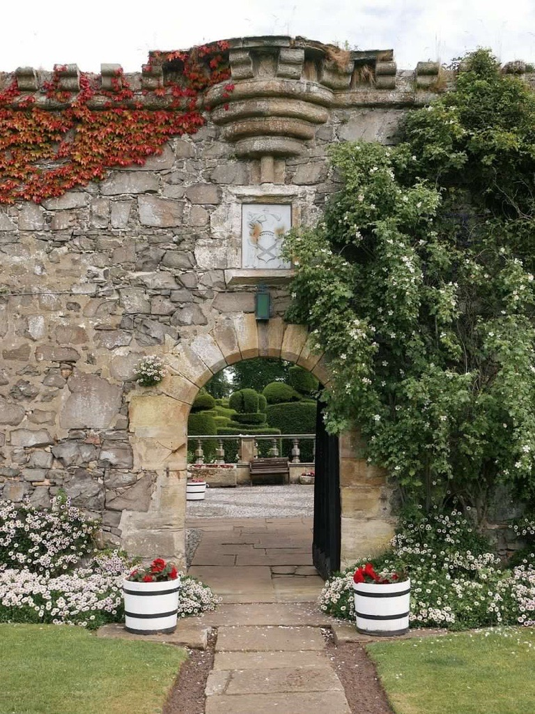 Earlshall Castle