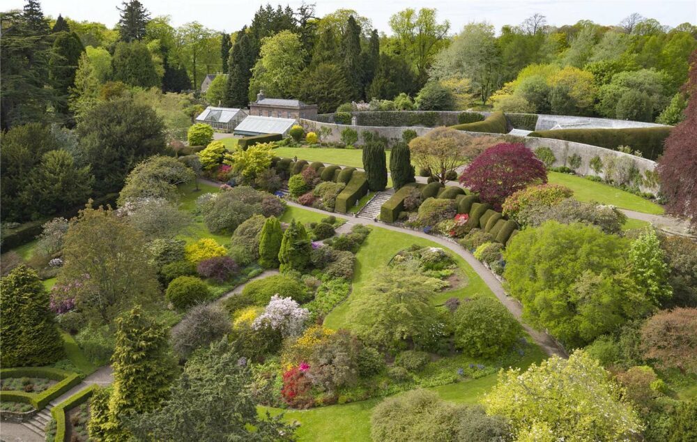 brechin-castle-gardens1.jpg