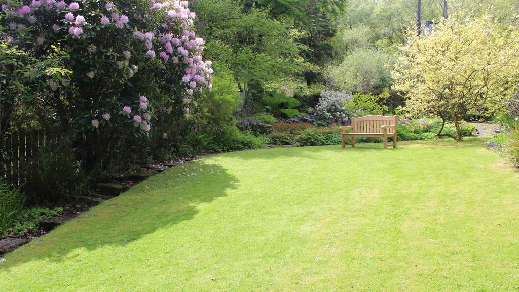 Crinan Hotel Garden